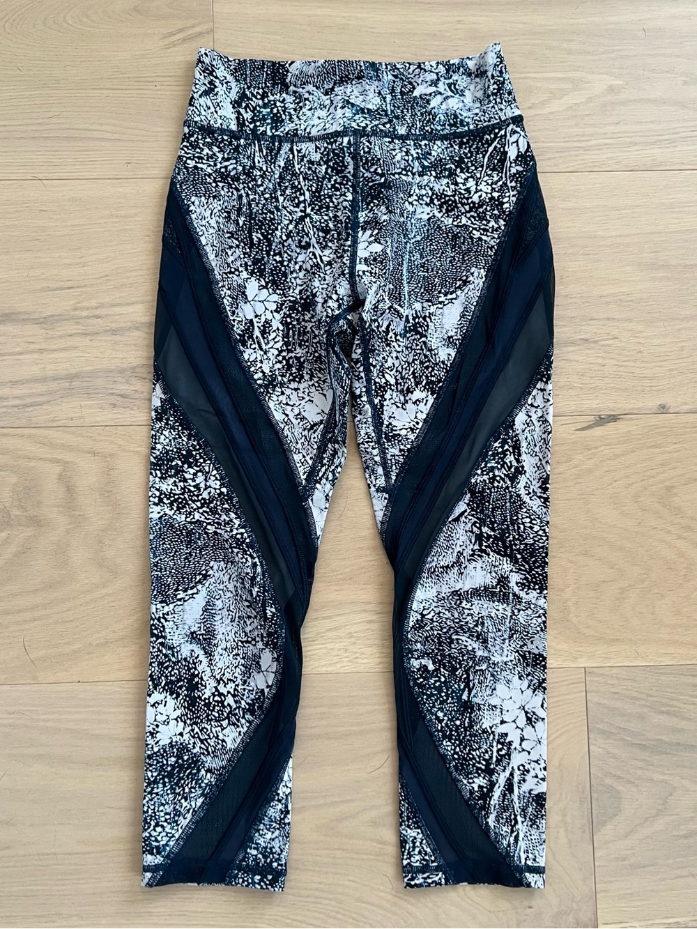 Lululemon Never Still Crop Leggings